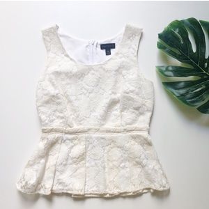 Women’s Worthington White Lace Peplum Sleeveless Blouse - size petite small